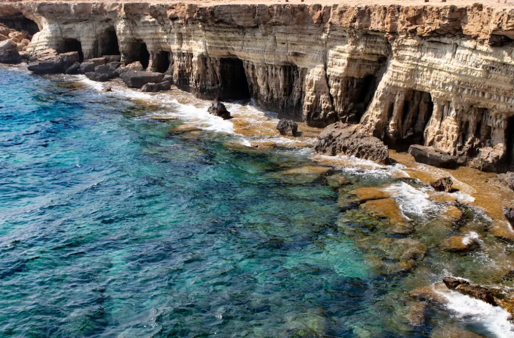 mořské jeskyně Ayia Napa Jižní Kypr