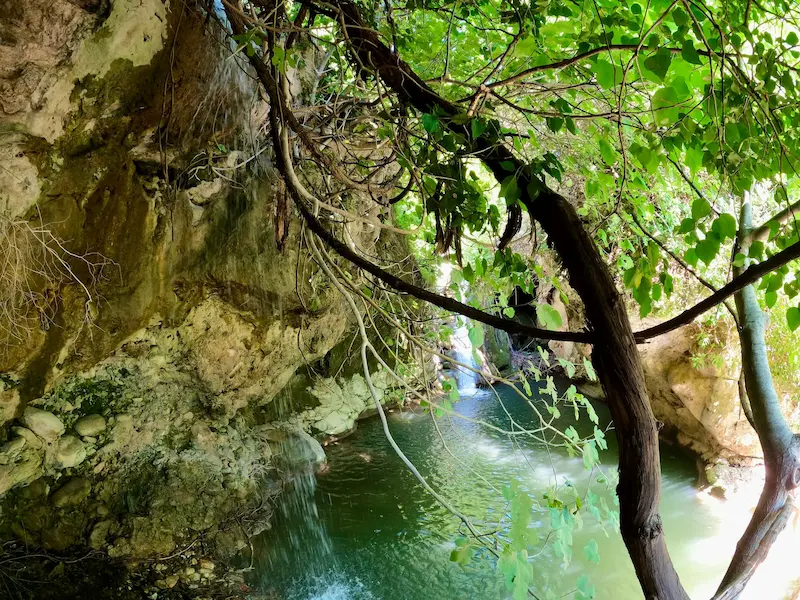Vodopád Kefalogourna u městečka Theologos na ostrově Thassos