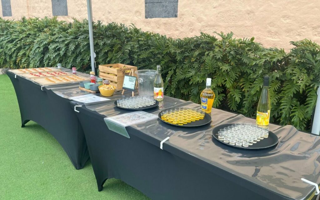 Ochutnávka banánových produktů na plantáži na Gran Canarii