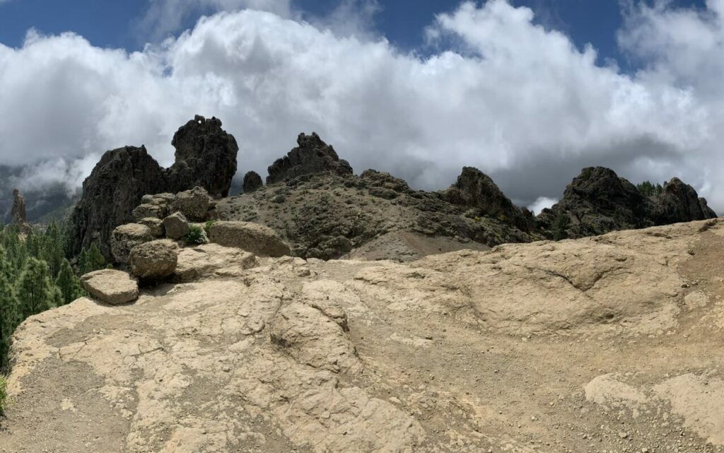 Skalní útvary na planině pod Roque Nublo