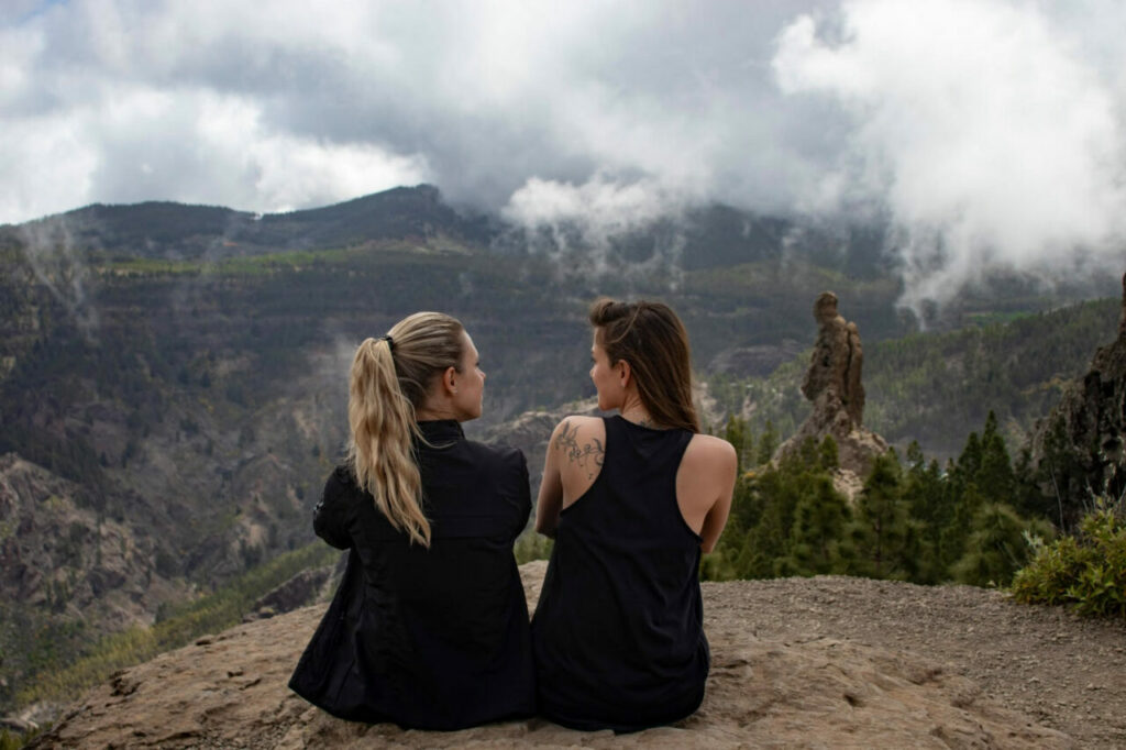 Výhled od Roque Nublo do údolí s mraky
