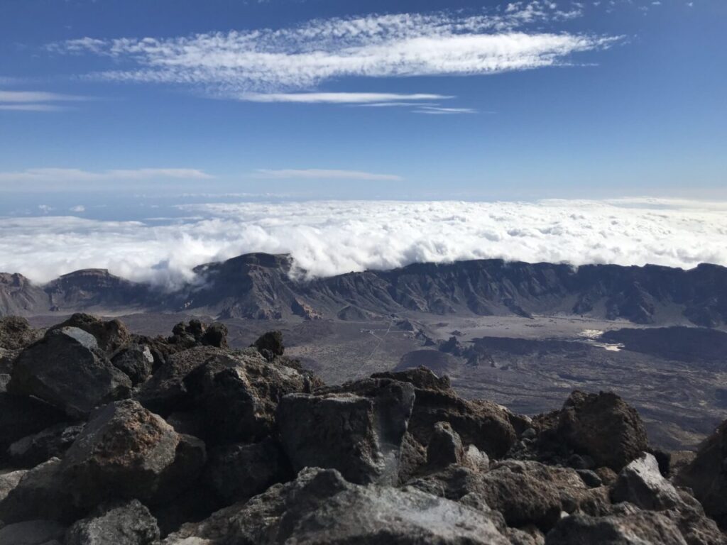 Moře mraků a kaldera Las Cañadas z výstupu na Teide